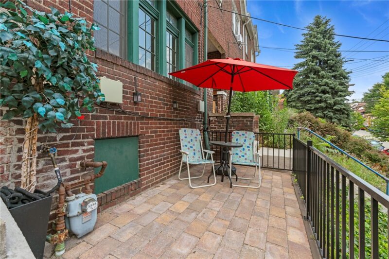 2320 Murray Ave — photo 2