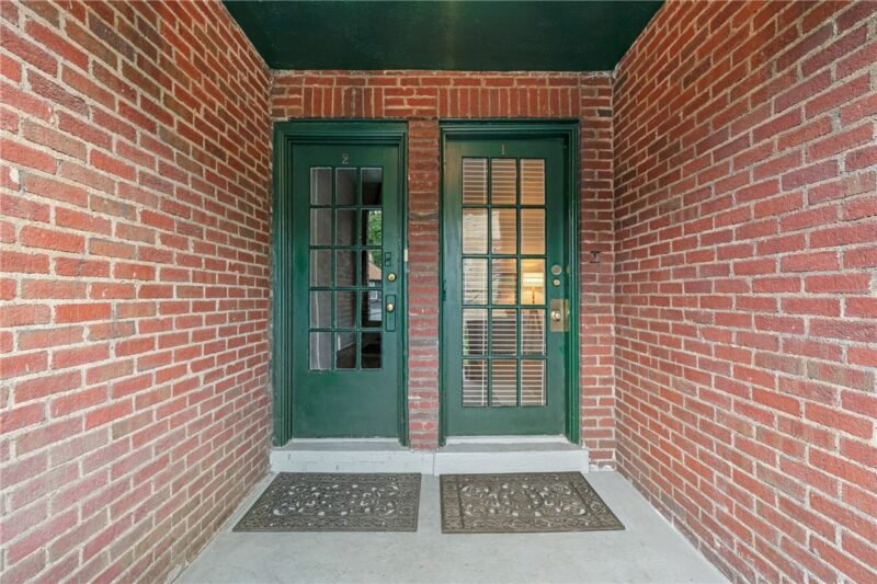 2320 Murray Ave — photo 3