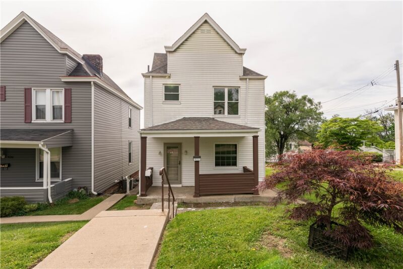 922 Broadway Ave — photo 2
