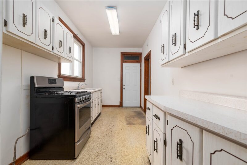 922 Broadway Ave — photo 8