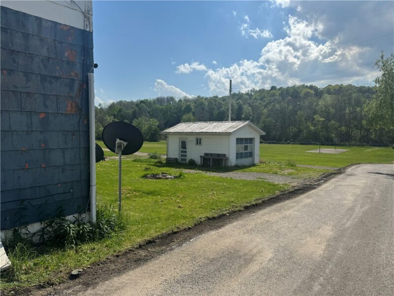 2344 Mcintyre Rd — photo 5