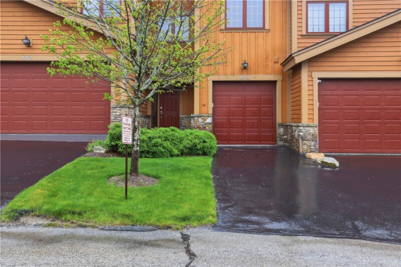 553 Woodside Crescent — photo 2