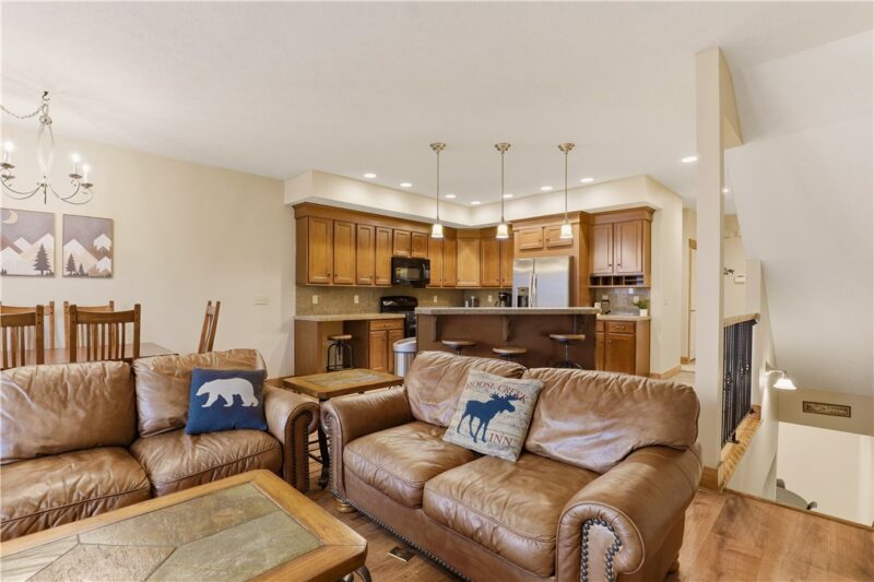 553 Woodside Crescent — photo 8