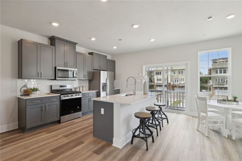403 N Harmon Court Model Home by DR HORTON — photo 2