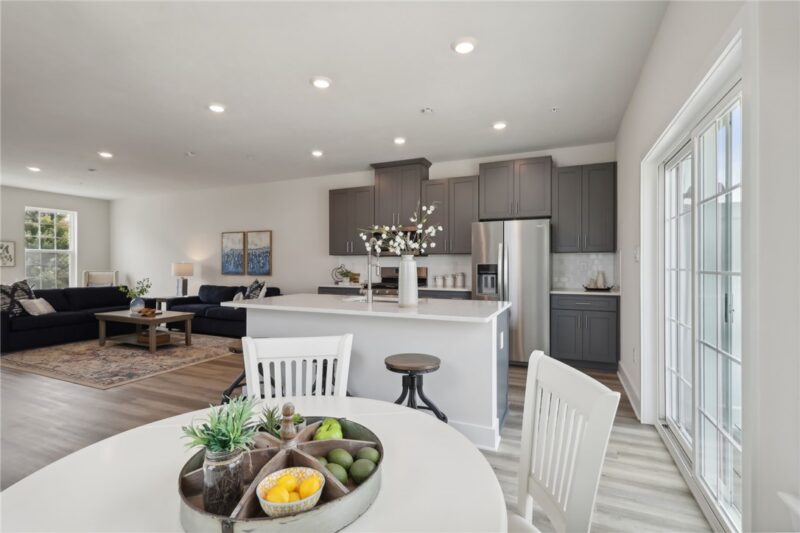 401 N Harmon Court — photo 5