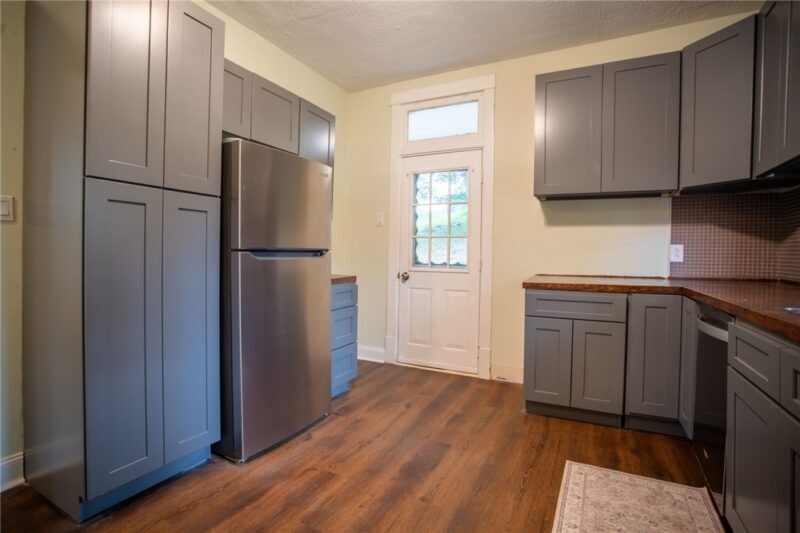 251 Pattison St — photo 4