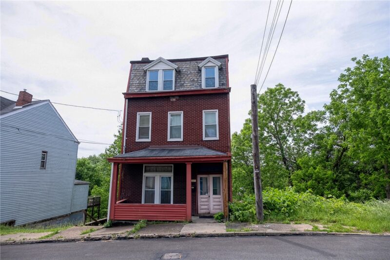 2627 Ellis St — photo 2