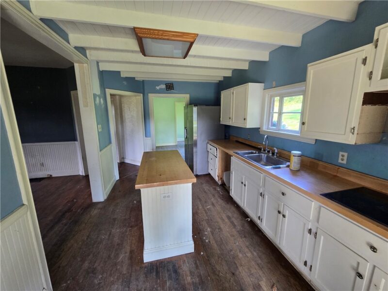 76 Rainey Rd — photo 3