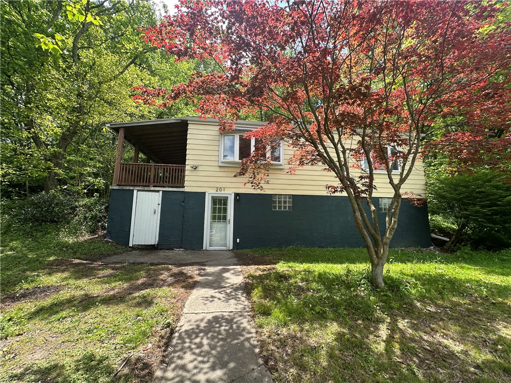 201 Clever Rd — photo 1