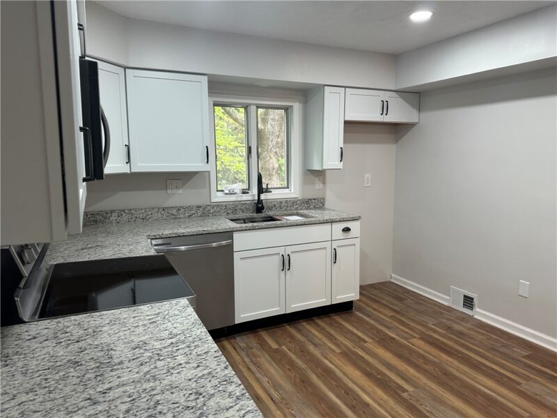 201 Clever Rd — photo 6