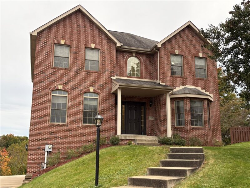 137 Robinson Dr — photo 3