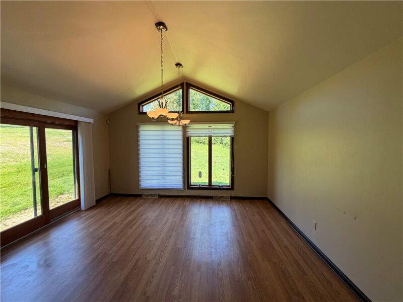 622 Cross St — photo 2
