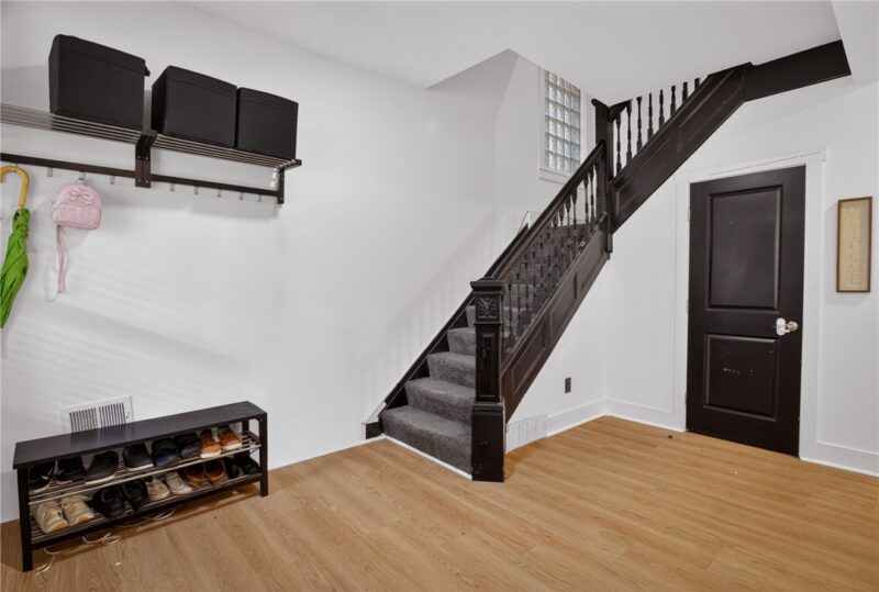 611 N Beatty St — photo 4