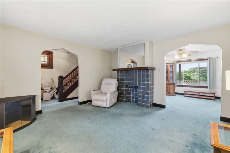 906 Fordham Ave — photo 3