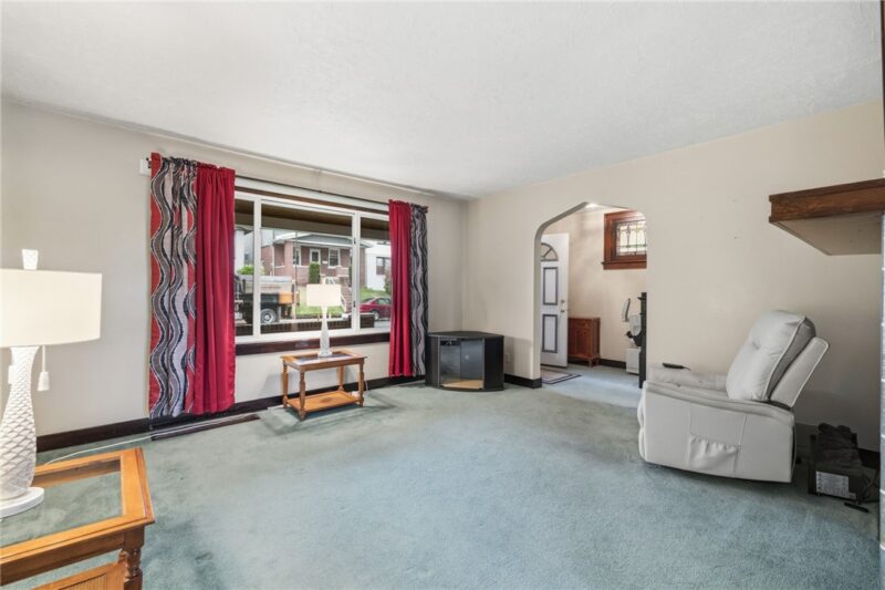 906 Fordham Ave — photo 4