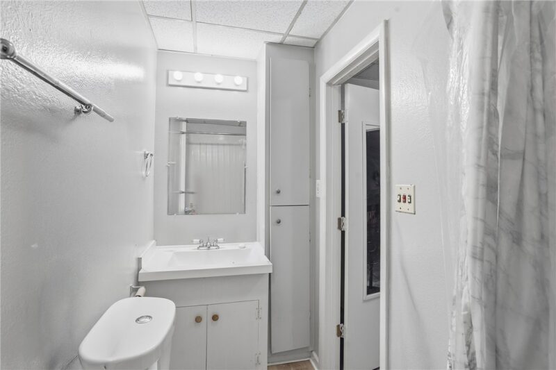 433 Cavitt Avenue — photo 7