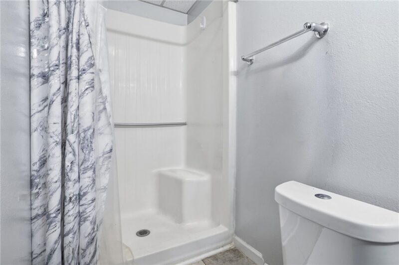 433 Cavitt Avenue — photo 8