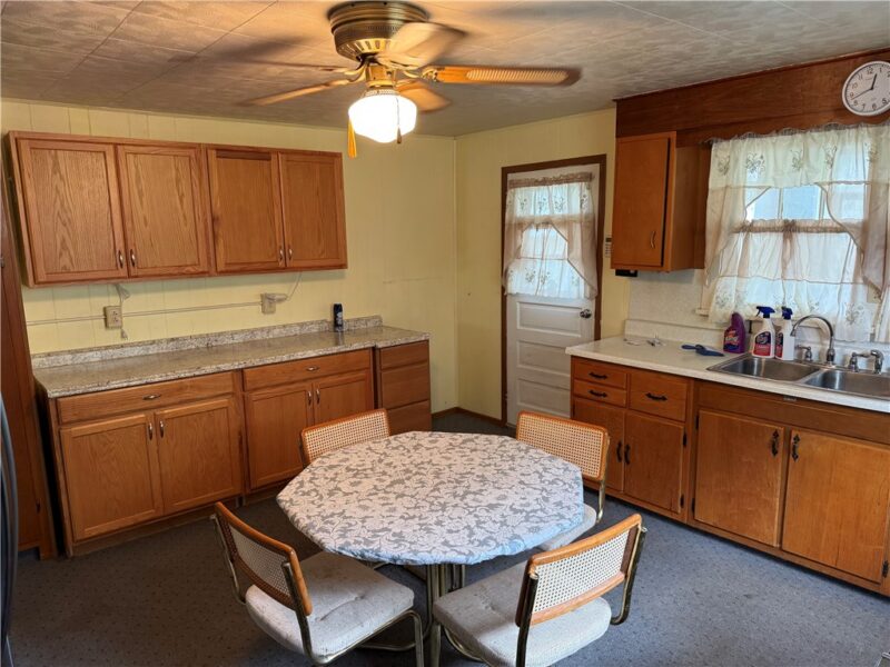 42 Cedar St — photo 3
