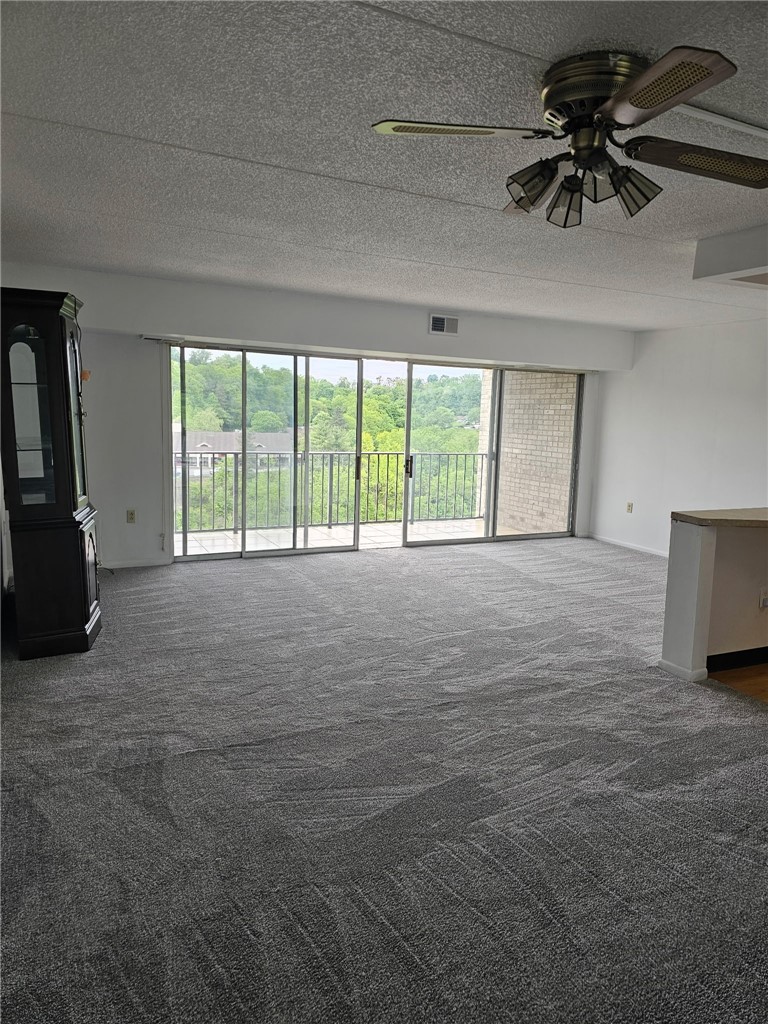 2160 Greentree Rd 606W — photo 2