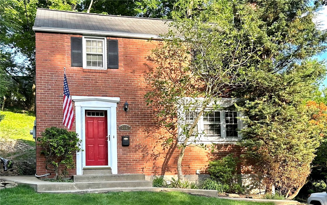 202 Park Pl — photo 1