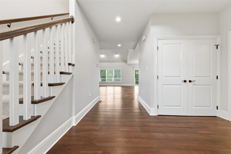 214 Maid Marion Ln — photo 6