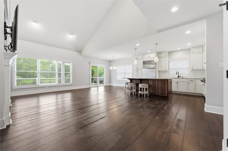 214 Maid Marion Ln — photo 8