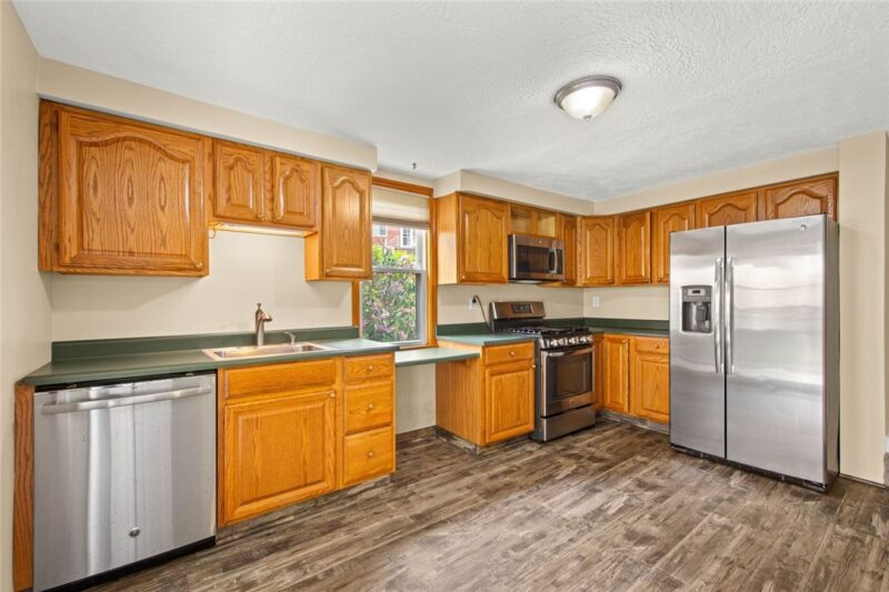 1021-1023 Joseph St — photo 7