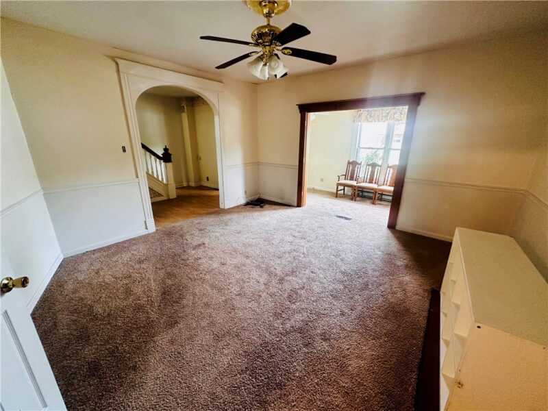 162 W Franklin St — photo 3