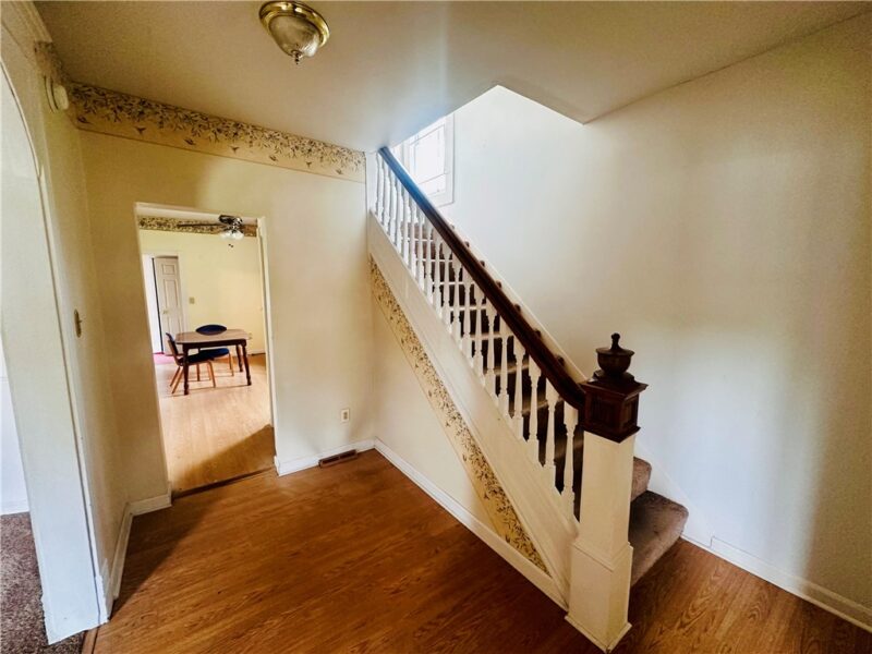 162 W Franklin St — photo 6