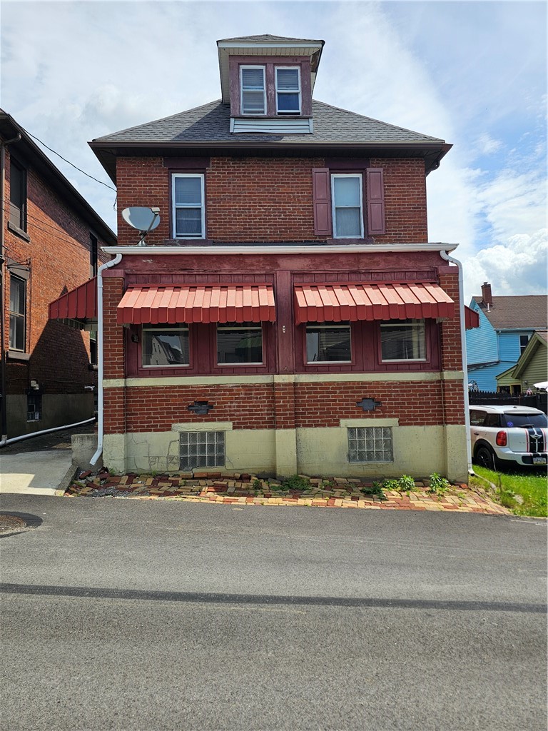 924 Summit St — photo 1