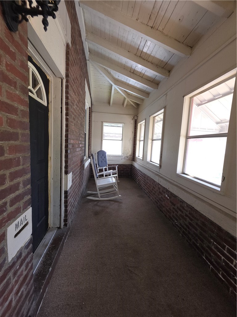 924 Summit St — photo 2