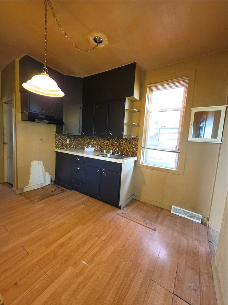 924 Summit St — photo 7
