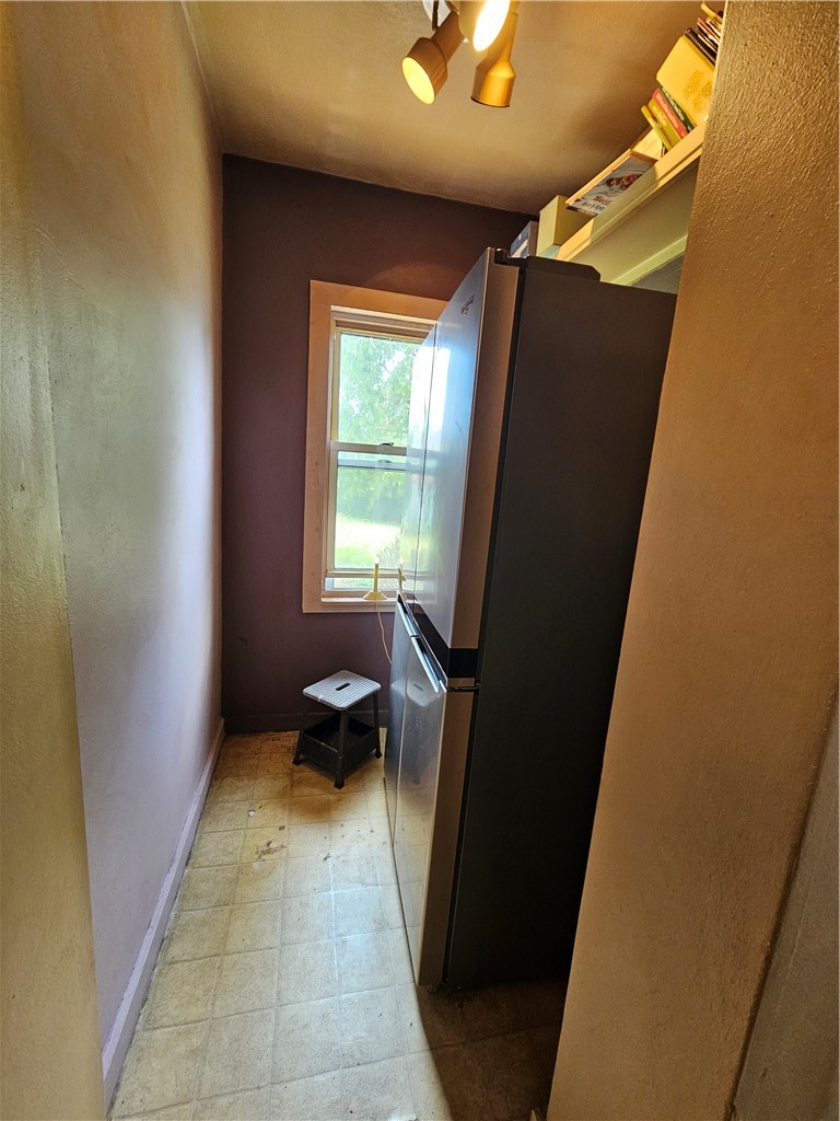 924 Summit St — photo 8