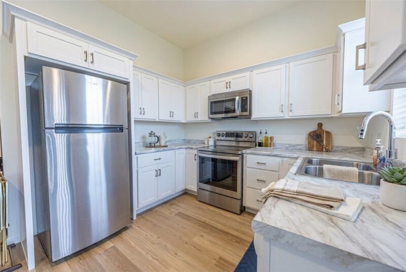 906 Valentina Ln 65 — photo 5