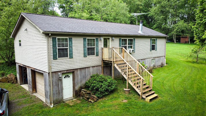 326 Gray Ave — photo 1