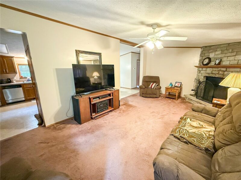 326 Gray Ave — photo 6