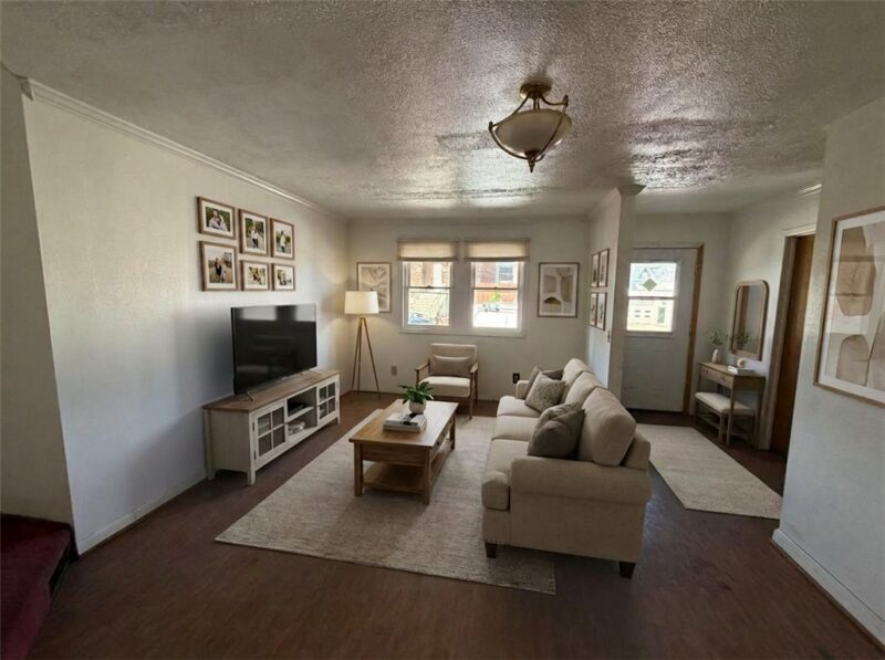 1011 Chartiers Ave — photo 2