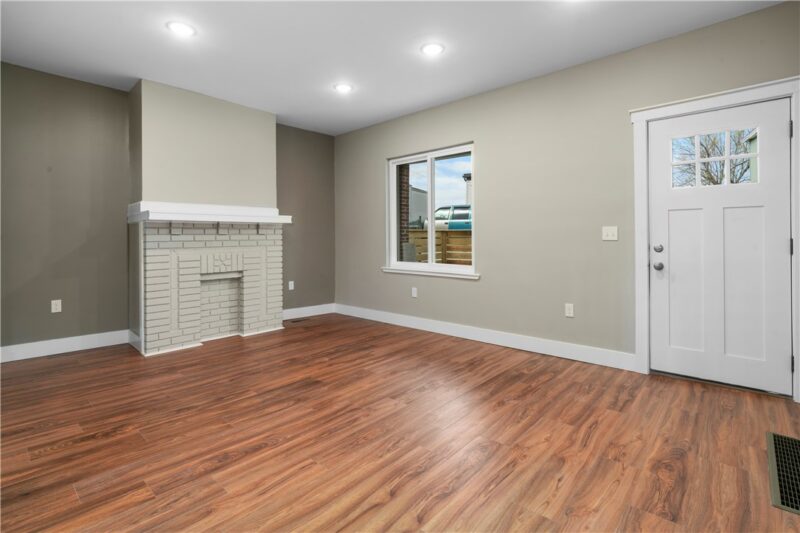 838 Eureka St — photo 4
