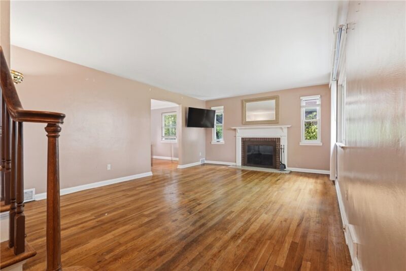 332 Old Farm Rd — photo 3