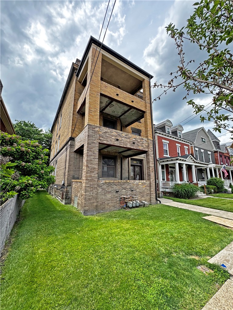 601 N Saint Clair St — photo 2