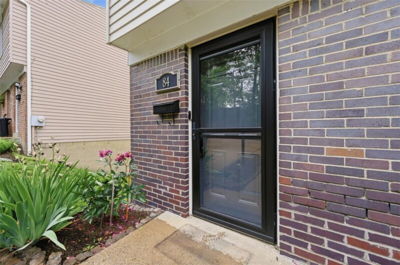 84 Fischer Ave — photo 2