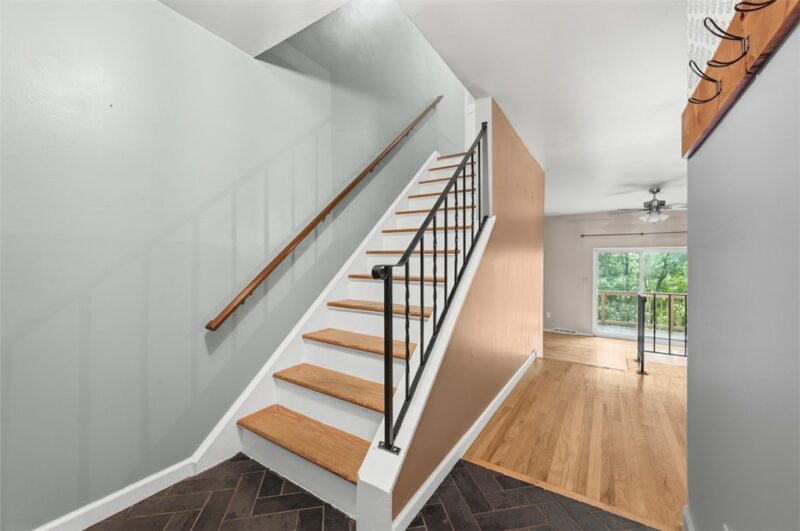 84 Fischer Ave — photo 3