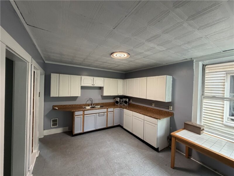 537 Thompson — photo 3