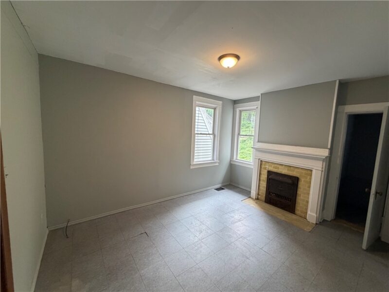537 Thompson — photo 8
