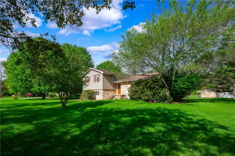23 Kimberly Dr — photo 2