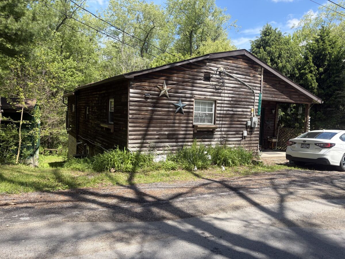 321 Gray AVENUE — photo 1