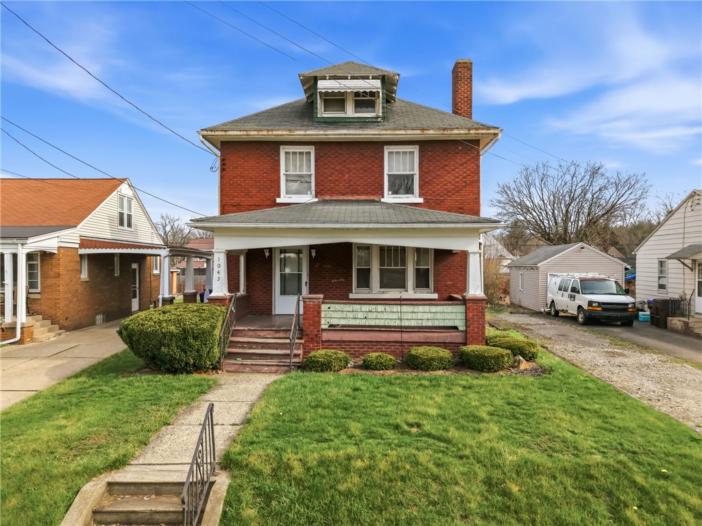 1045 Myrtle Pl — photo 1