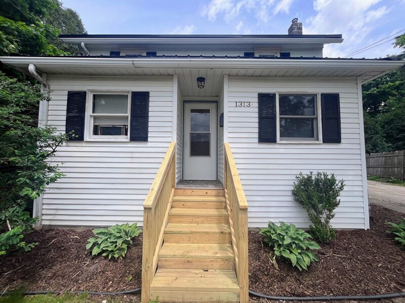 1313 Locust Street — photo 2