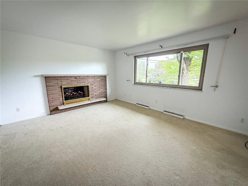 102 Lyn Dale Dr — photo 2