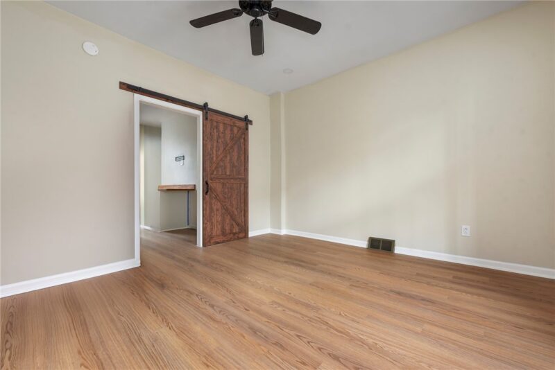 2828 Larkins Way — photo 4